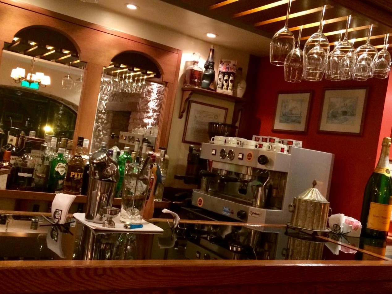 Exclusivo Local Comercial - Frente al Mar - Mendoza y Blvd. Maritimo Patricio Peralta Ramos