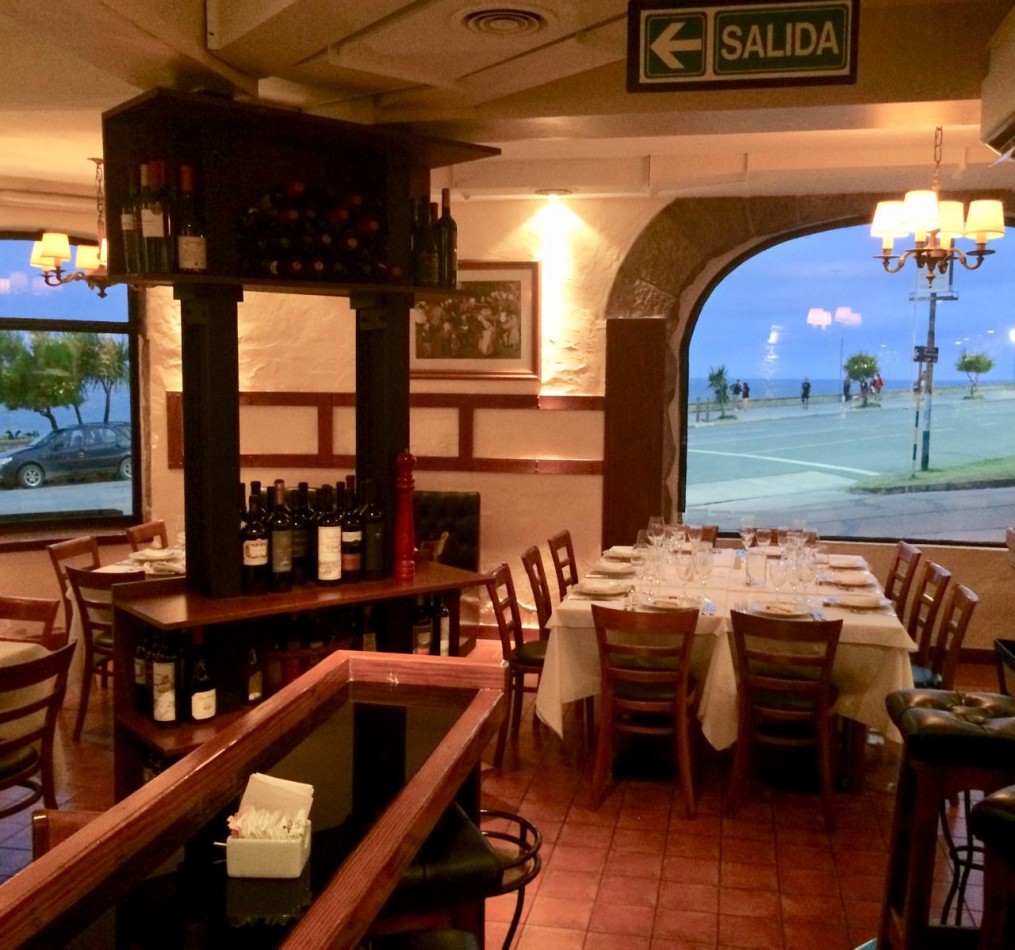 Exclusivo Local Comercial - Frente al Mar - Mendoza y Blvd. Maritimo Patricio Peralta Ramos