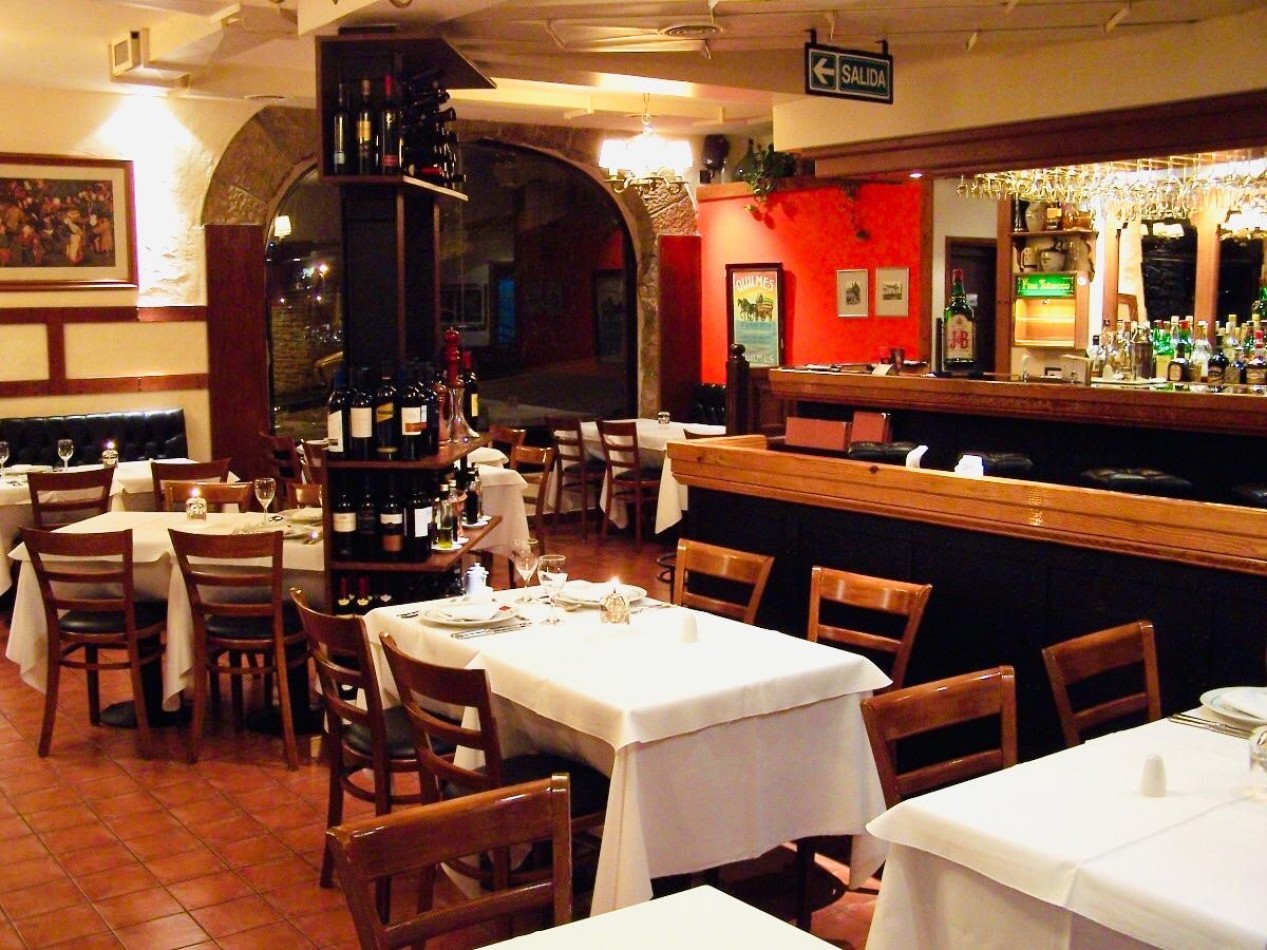 Exclusivo Local Comercial - Frente al Mar - Mendoza y Blvd. Maritimo Patricio Peralta Ramos