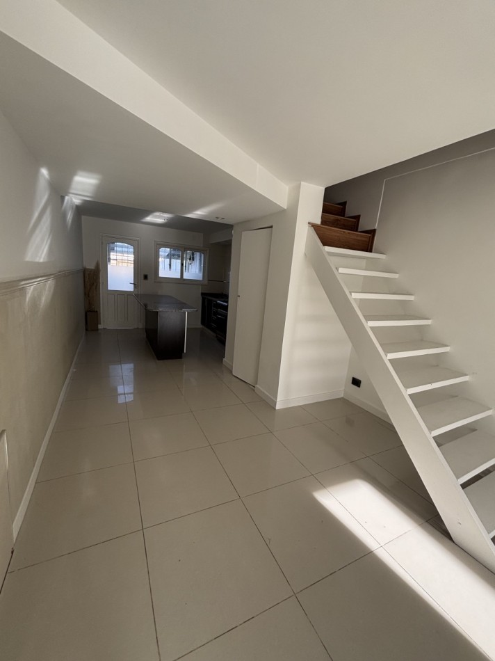 Alquiler 24 Meses - Duplex 3 Amb. Larrea casi La Madrid  