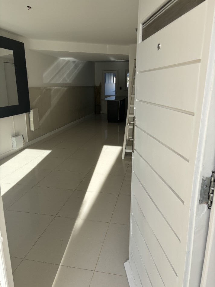 Alquiler 24 Meses - Duplex 3 Amb. Larrea casi La Madrid  