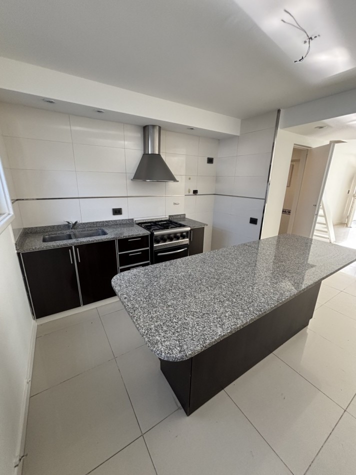 Alquiler 24 Meses - Duplex 3 Amb. Larrea casi La Madrid  