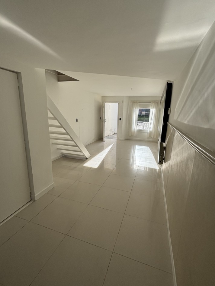 Alquiler 24 Meses - Duplex 3 Amb. Larrea casi La Madrid  