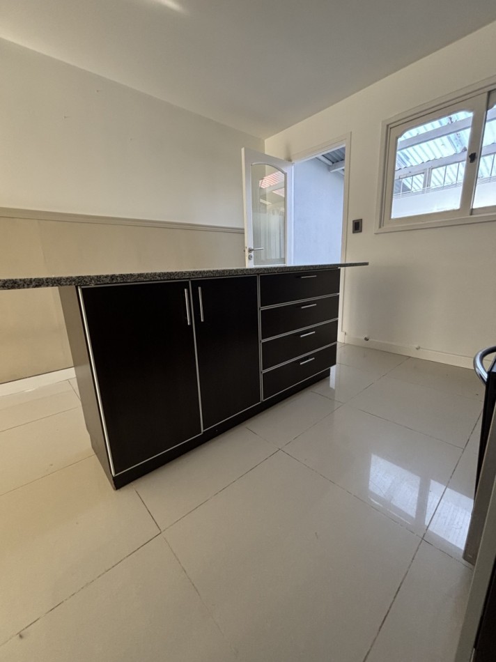Alquiler 24 Meses - Duplex 3 Amb. Larrea casi La Madrid  
