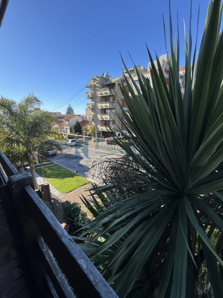 Chalet de 6 Amb. desarrollado en 3 Niveles - Zona Punta Mogotes