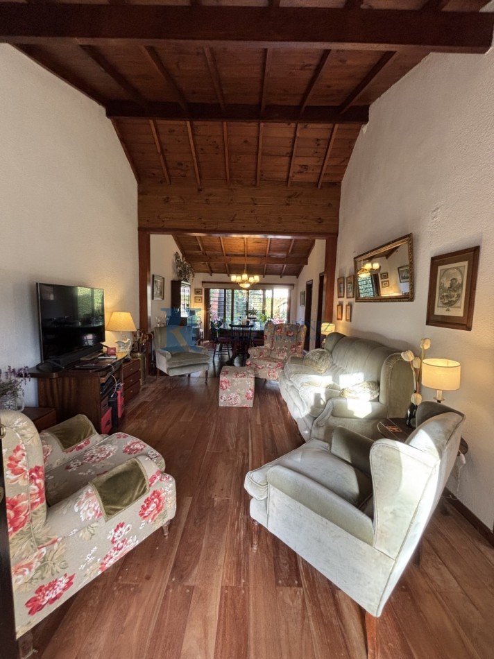 Casa de una sola planta 4 Ambientes  - Barrio San Geronimo