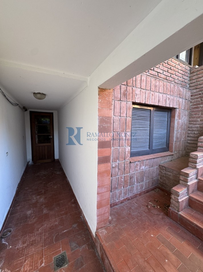 Chalet de 6 Amb. desarrollado en 3 Niveles - Zona Punta Mogotes