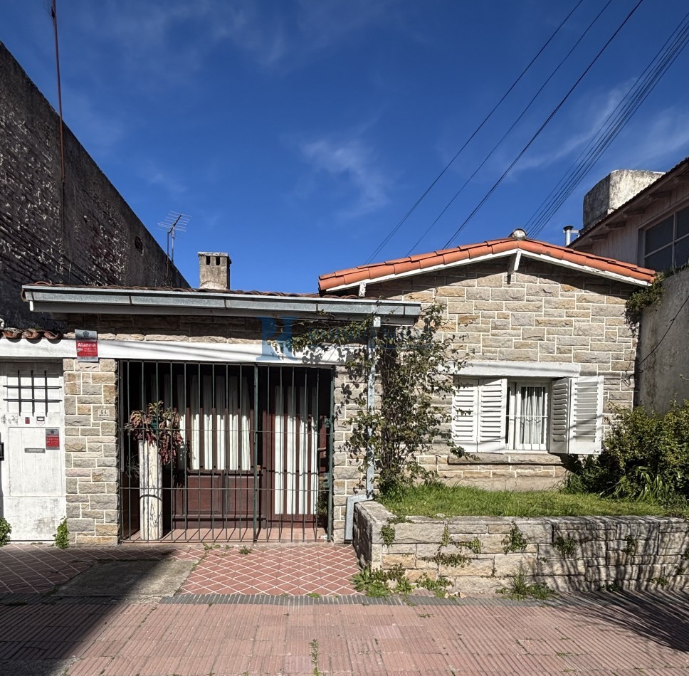 Chalet en PH al frente- 4 Amb. - Bermejo casi J.B. Justo