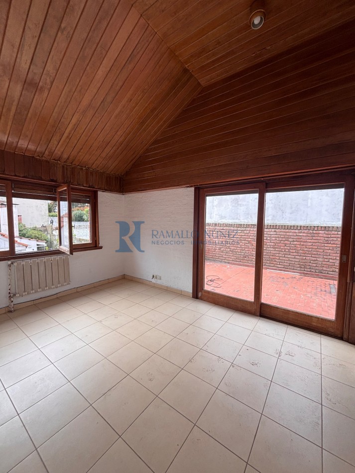Chalet 4 Ambientes - Lavalle y Azcuenaga, Barrio San Carlos.