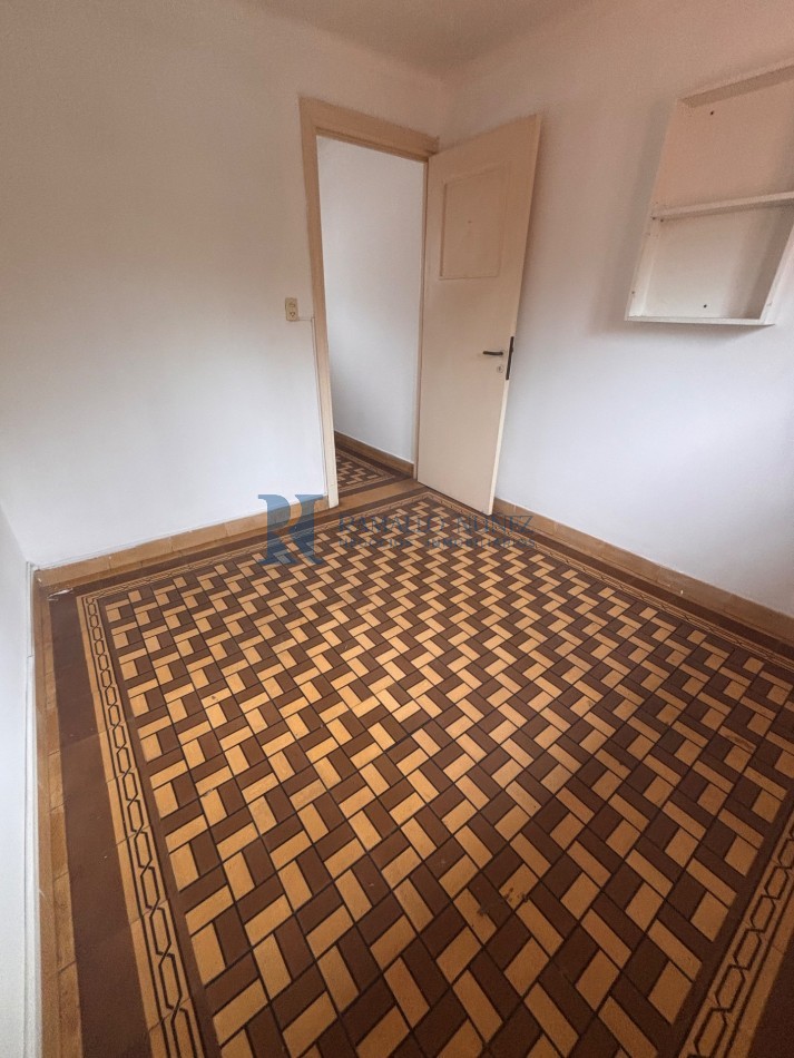 Venta Chalet 4 Amb. Garaje y Patio + Propiedad 3 ambientes detras