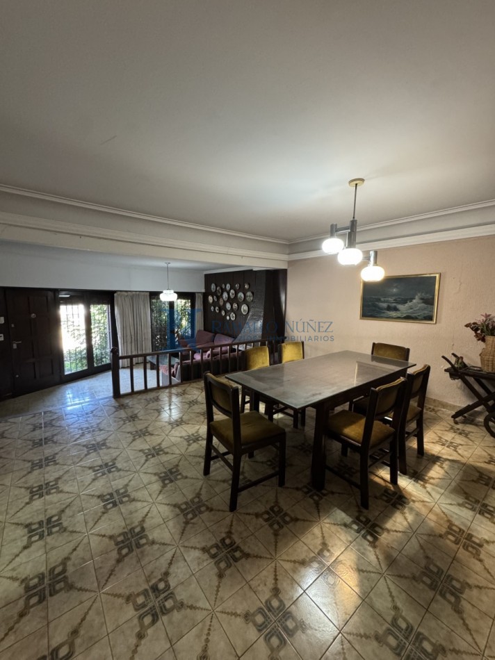 Chalet de 6 Amb. desarrollado en 3 Niveles - Zona Punta Mogotes