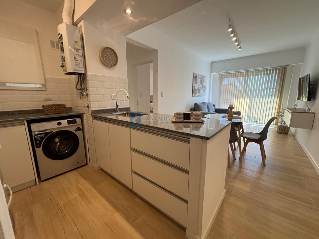 Reciclado a nuevo - 2 Amb. a la calle - Entre Rios esquina Brown