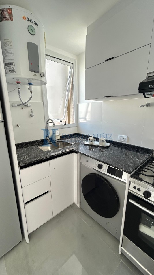 Dpto. 2 Amb. al Frente con Balcon Terraza - Bolivar y Corrientes