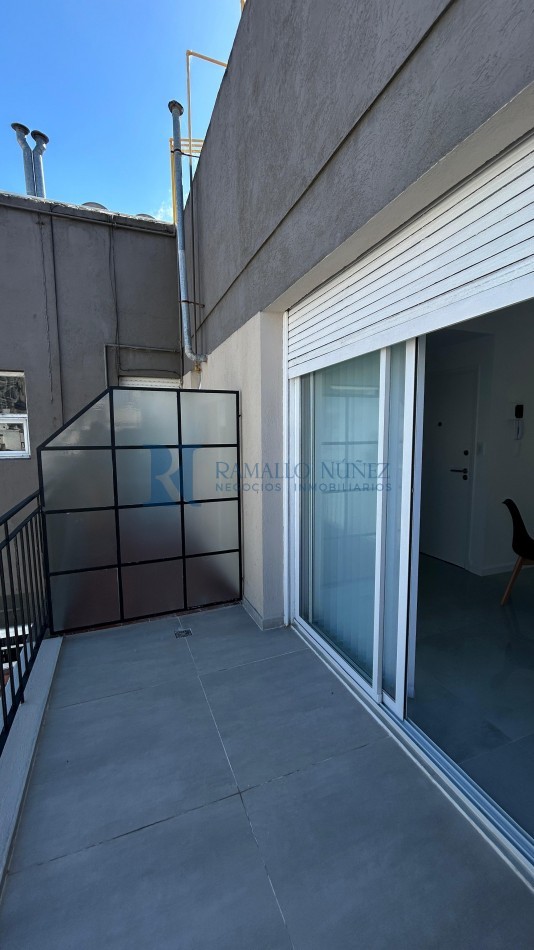 Dpto. 2 Amb. al Frente con Balcon Terraza - Bolivar y Corrientes