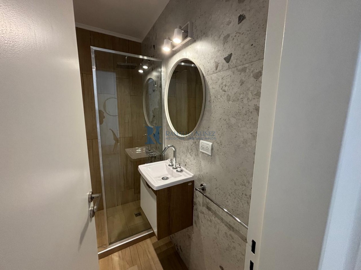 Reciclado a nuevo - 2 Amb. a la calle - Entre Rios esquina Brown