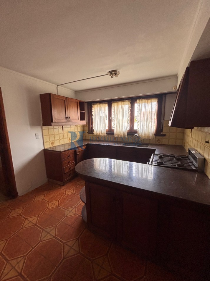Chalet 4 Ambientes - Lavalle y Azcuenaga, Barrio San Carlos.