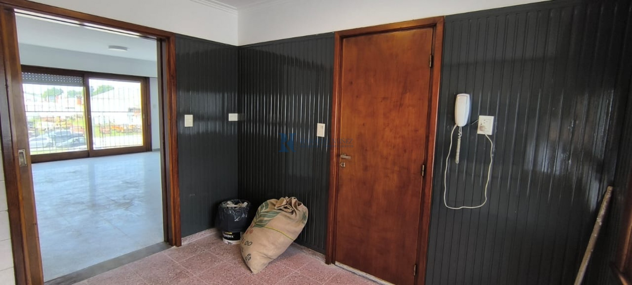 Excelente Galpon con PH 4 Amb. en Planta Alta - Av. Champagnat 2400