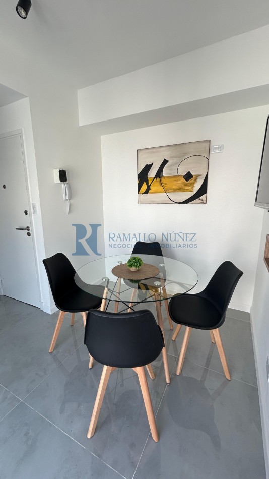 Dpto. 2 Amb. al Frente con Balcon Terraza - Bolivar y Corrientes