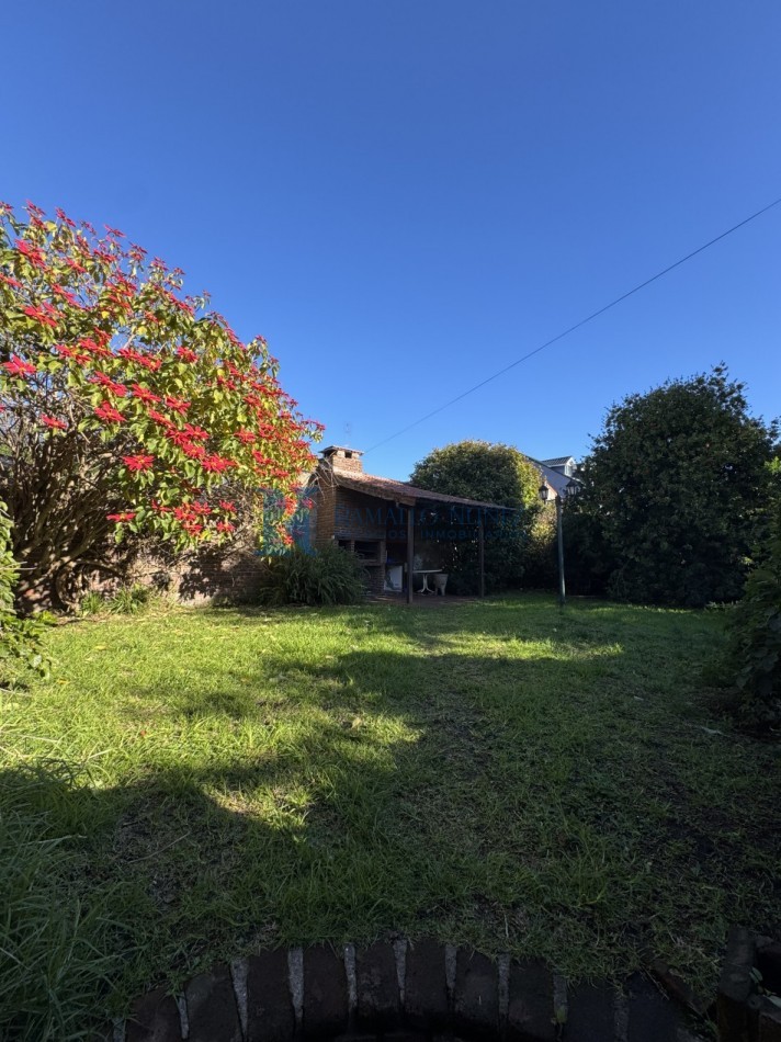 Chalet de 6 Amb. desarrollado en 3 Niveles - Zona Punta Mogotes