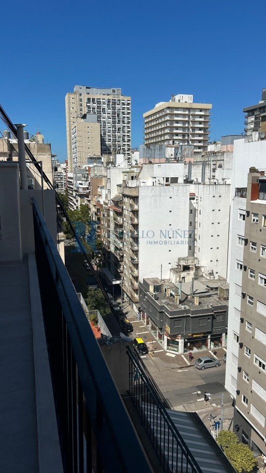Dpto. 2 Amb. al Frente con Balcon Terraza - Bolivar y Corrientes