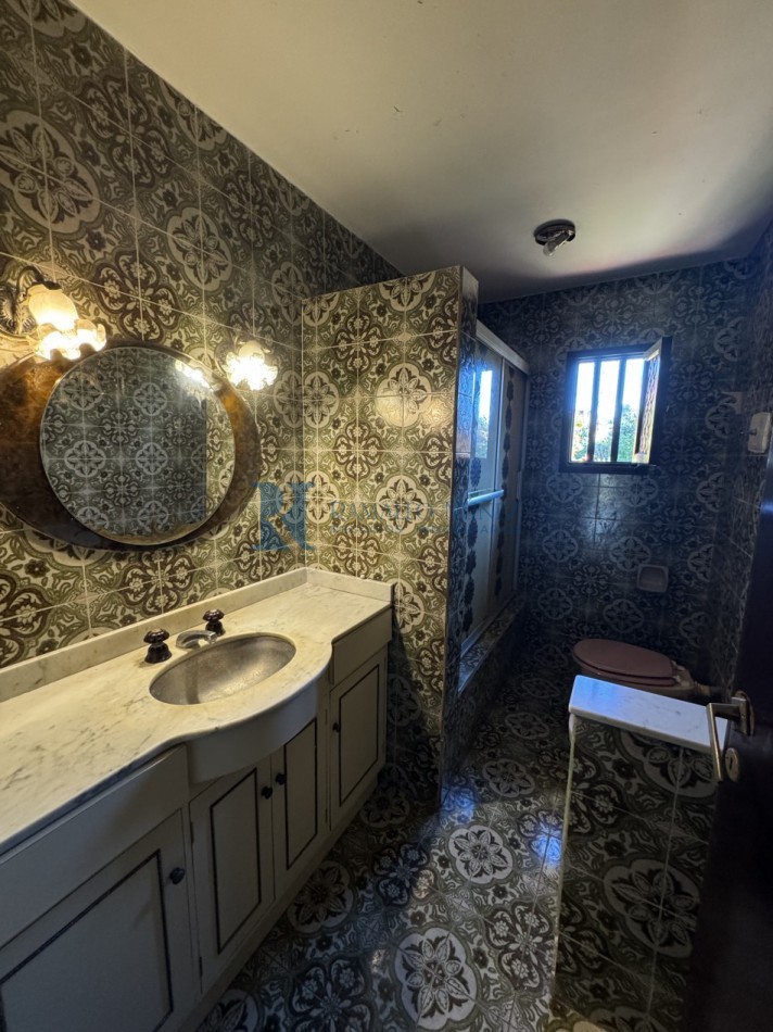 Chalet de 6 Amb. desarrollado en 3 Niveles - Zona Punta Mogotes
