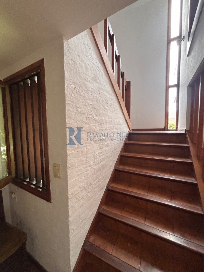 Chalet 4 Ambientes - Lavalle y Azcuenaga, Barrio San Carlos.