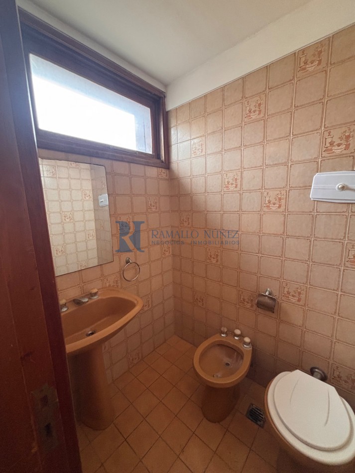 Chalet 4 Ambientes - Lavalle y Azcuenaga, Barrio San Carlos.