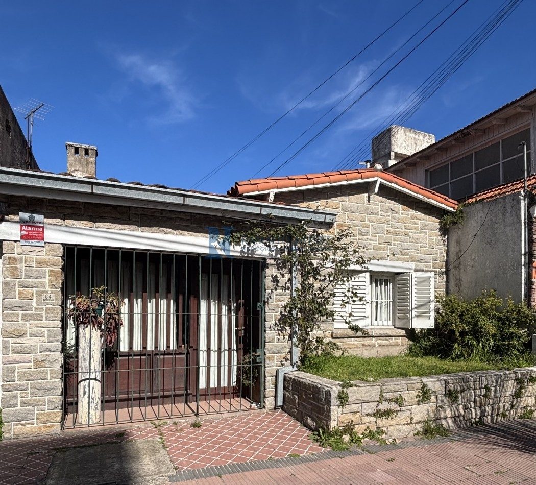 Chalet en PH al frente- 4 Amb. - Bermejo casi J.B. Justo