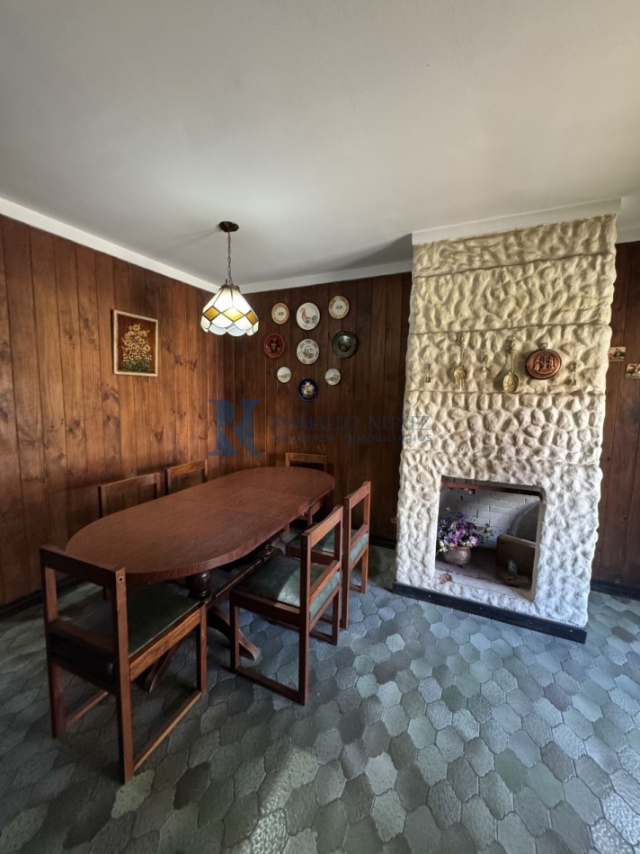 Chalet de 6 Amb. desarrollado en 3 Niveles - Zona Punta Mogotes