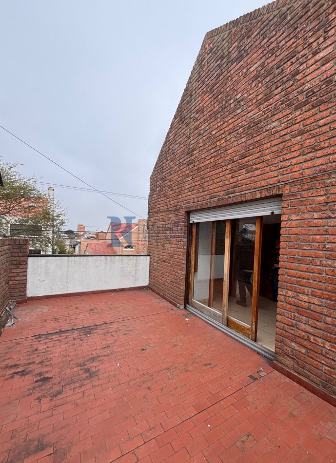 Chalet 4 Ambientes - Lavalle y Azcuenaga, Barrio San Carlos.