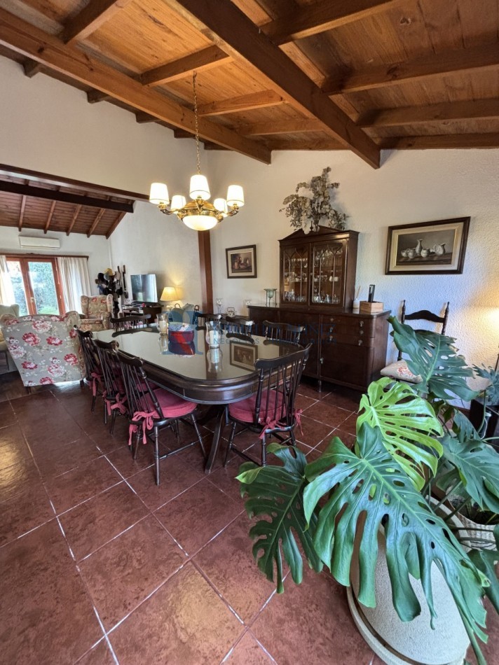 Casa de una sola planta 4 Ambientes  - Barrio San Geronimo