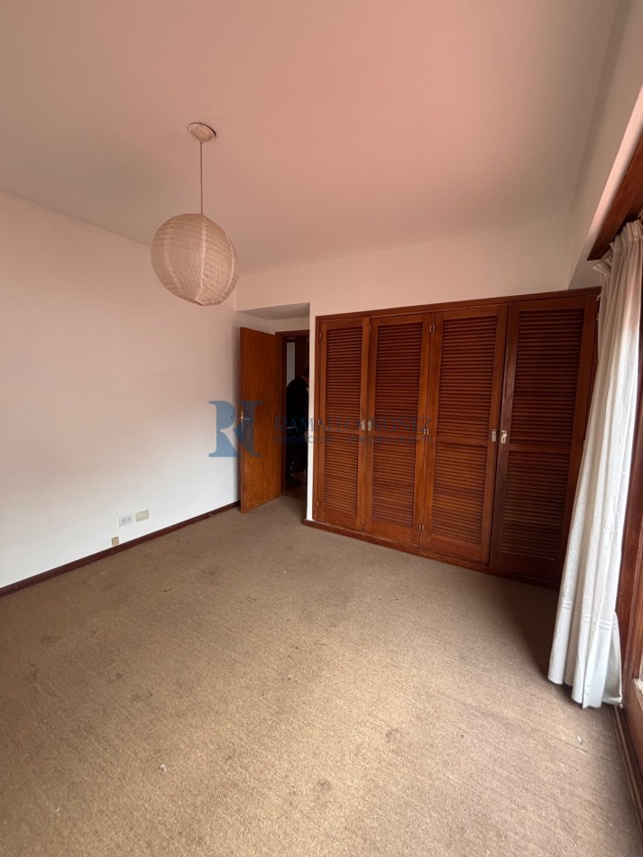 Chalet 4 Ambientes - Lavalle y Azcuenaga, Barrio San Carlos.