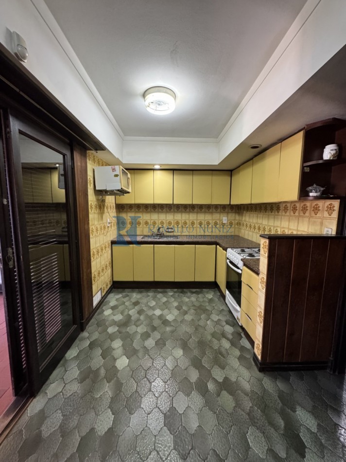 Chalet de 6 Amb. desarrollado en 3 Niveles - Zona Punta Mogotes