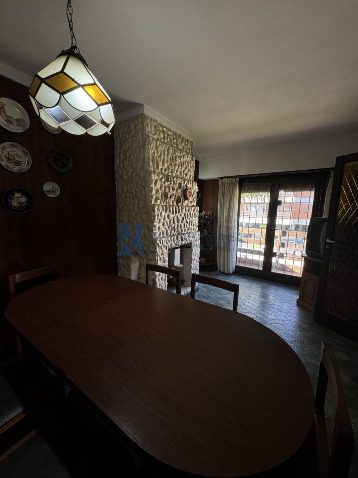 Chalet de 6 Amb. desarrollado en 3 Niveles - Zona Punta Mogotes