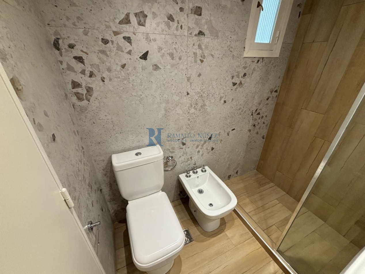 Reciclado a nuevo - 2 Amb. a la calle - Entre Rios esquina Brown