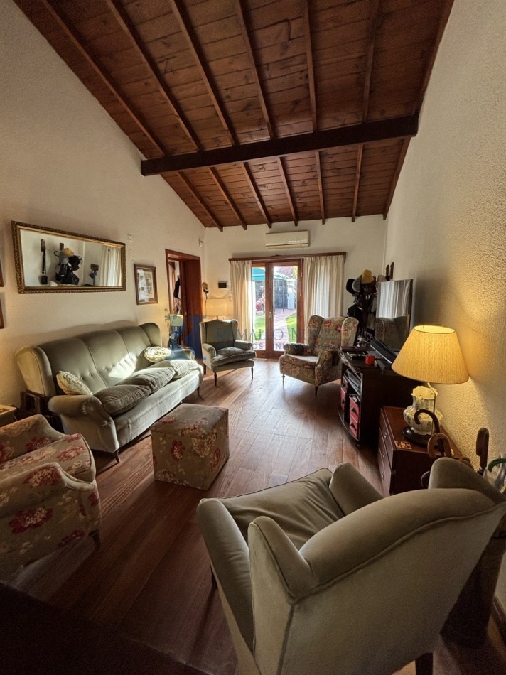 Casa de una sola planta 4 Ambientes  - Barrio San Geronimo