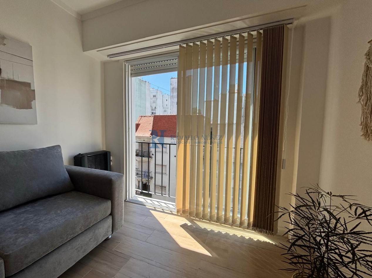 Reciclado a nuevo - 2 Amb. a la calle - Entre Rios esquina Brown