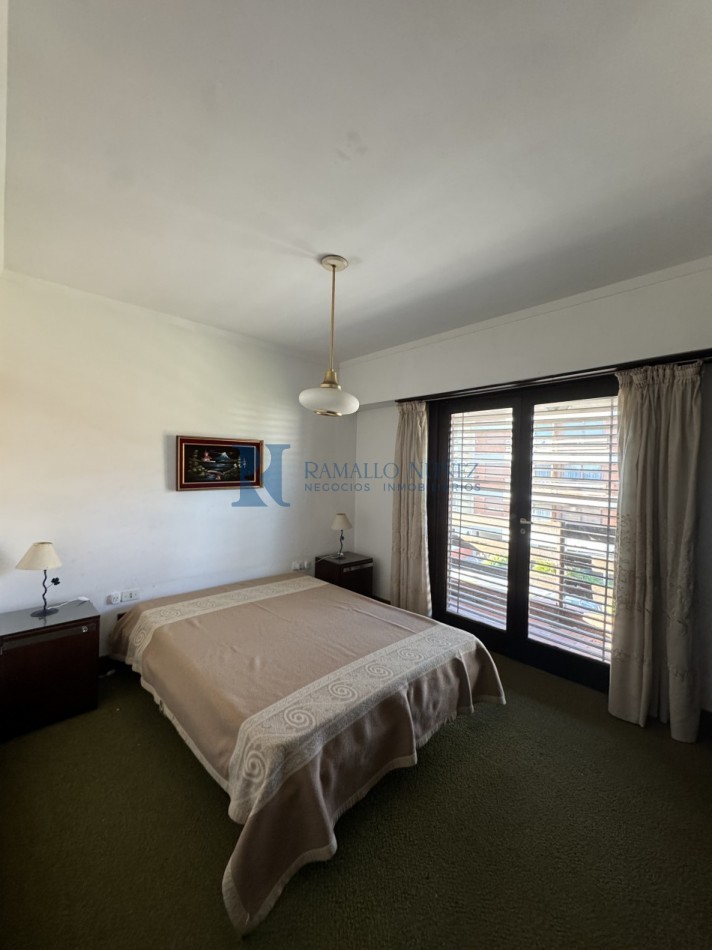 Chalet de 6 Amb. desarrollado en 3 Niveles - Zona Punta Mogotes