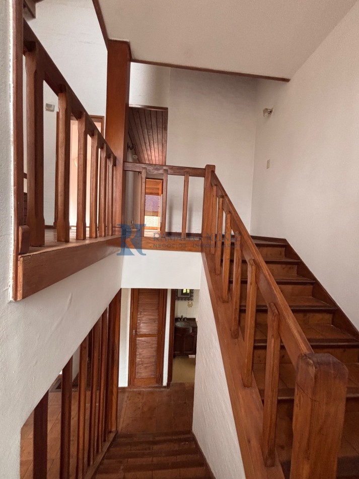 Chalet 4 Ambientes - Lavalle y Azcuenaga, Barrio San Carlos.
