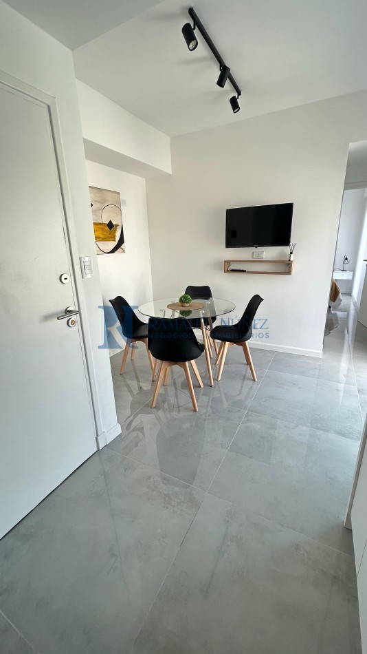 Dpto. 2 Amb. al Frente con Balcon Terraza - Bolivar y Corrientes