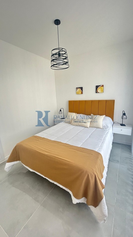 Dpto. 2 Amb. al Frente con Balcon Terraza - Bolivar y Corrientes