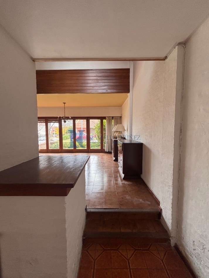 Chalet 4 Ambientes - Lavalle y Azcuenaga, Barrio San Carlos.