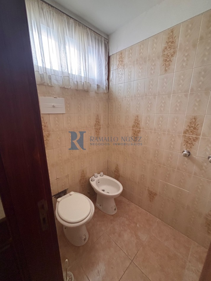 Chalet 4 Ambientes - Lavalle y Azcuenaga, Barrio San Carlos.