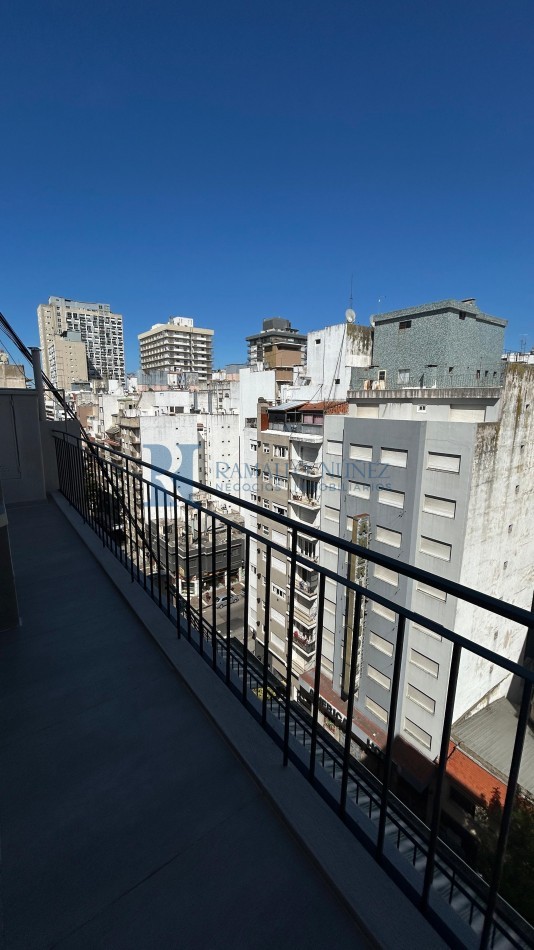Dpto. 2 Amb. al Frente con Balcon Terraza - Bolivar y Corrientes