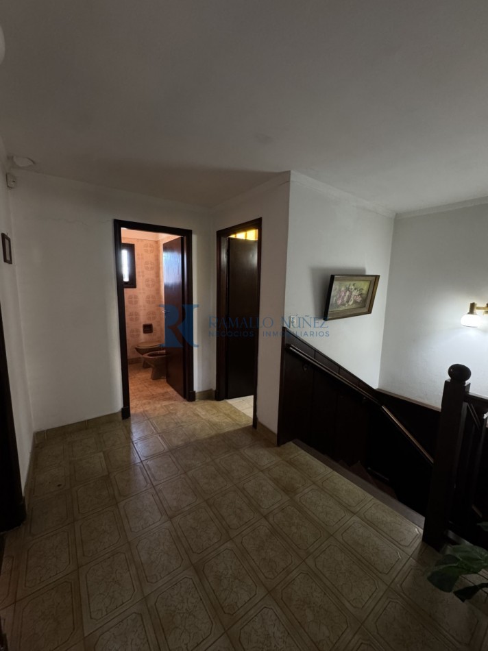 Chalet de 6 Amb. desarrollado en 3 Niveles - Zona Punta Mogotes
