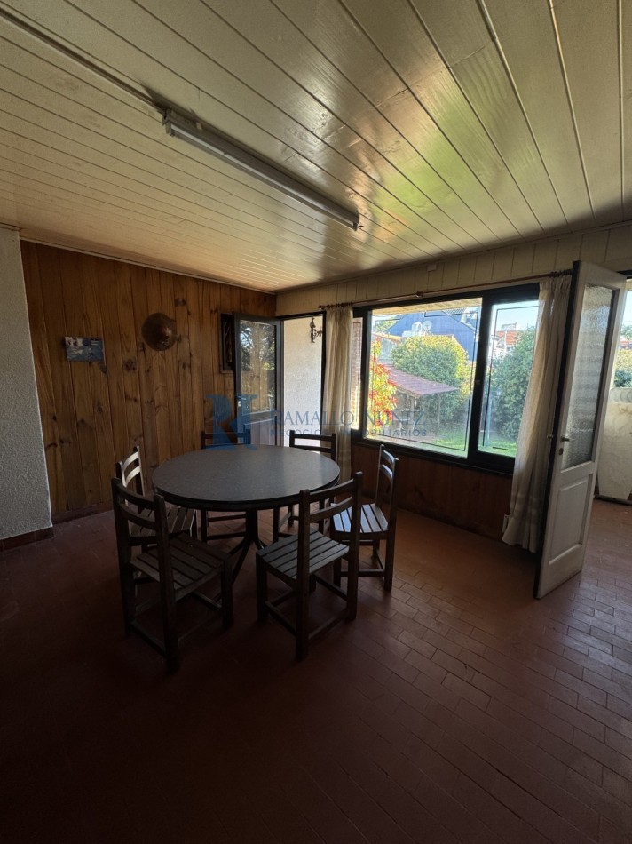 Chalet de 6 Amb. desarrollado en 3 Niveles - Zona Punta Mogotes