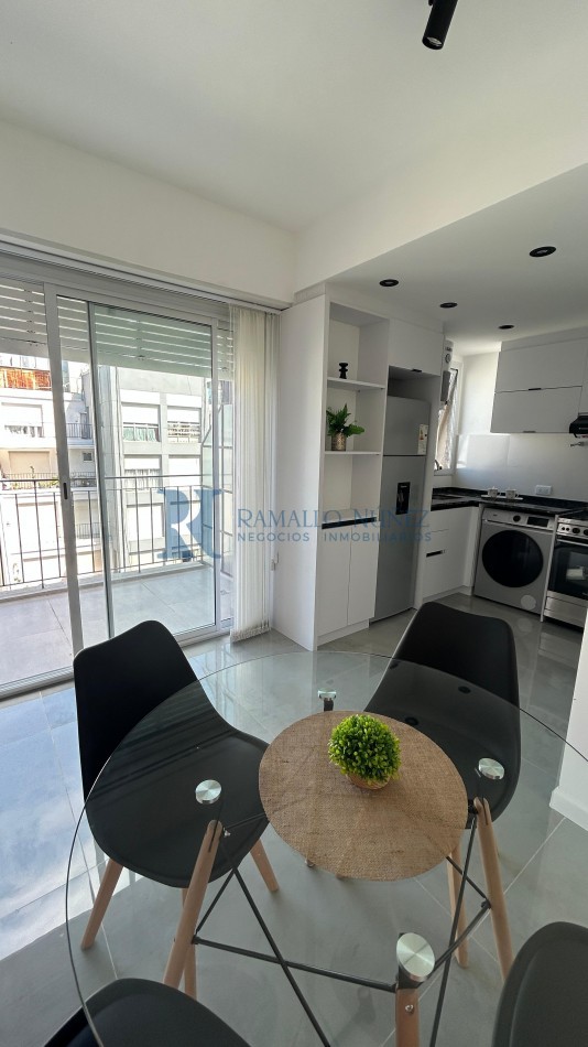 Dpto. 2 Amb. al Frente con Balcon Terraza - Bolivar y Corrientes