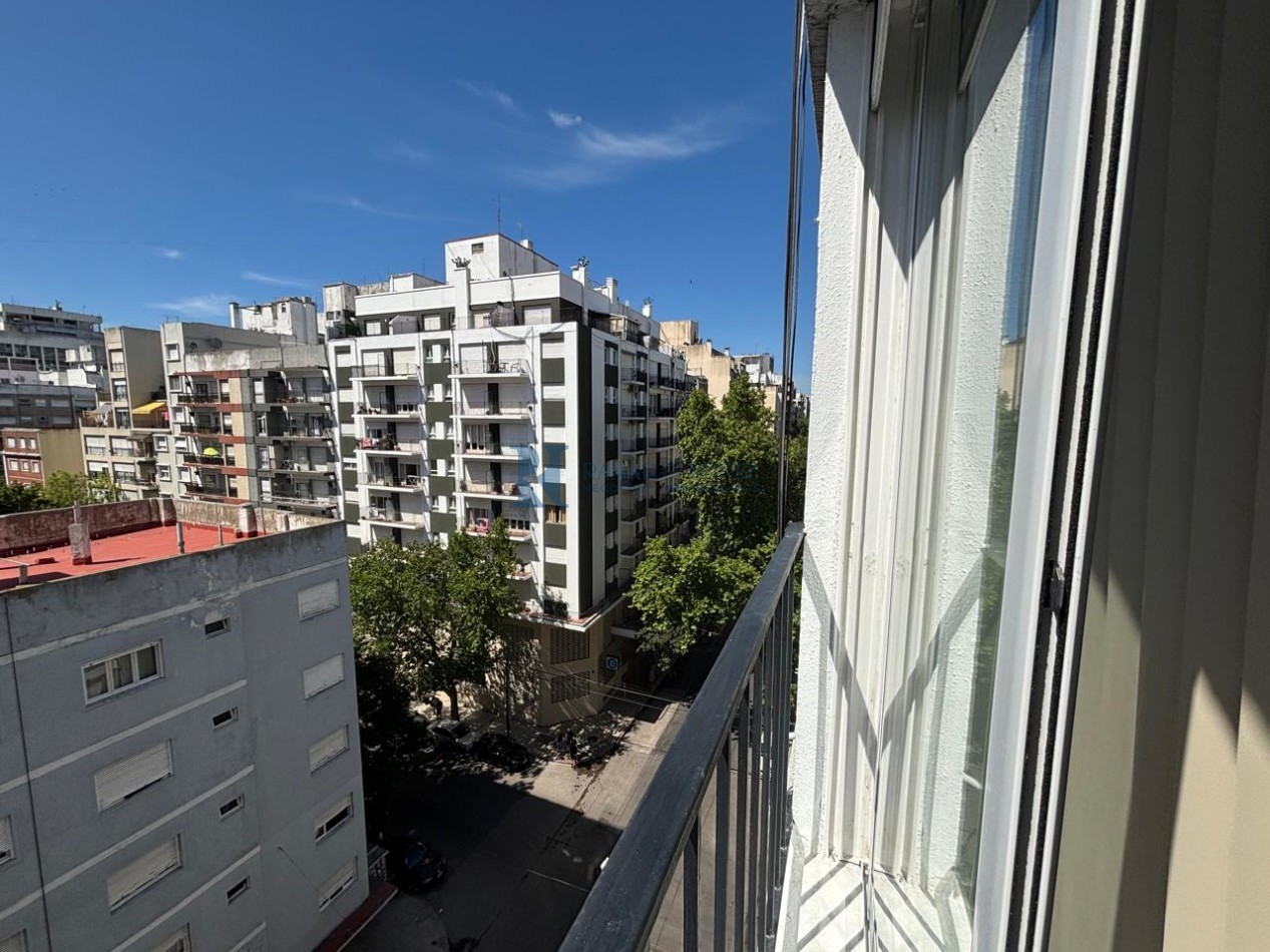 Reciclado a nuevo - 2 Amb. a la calle - Entre Rios esquina Brown