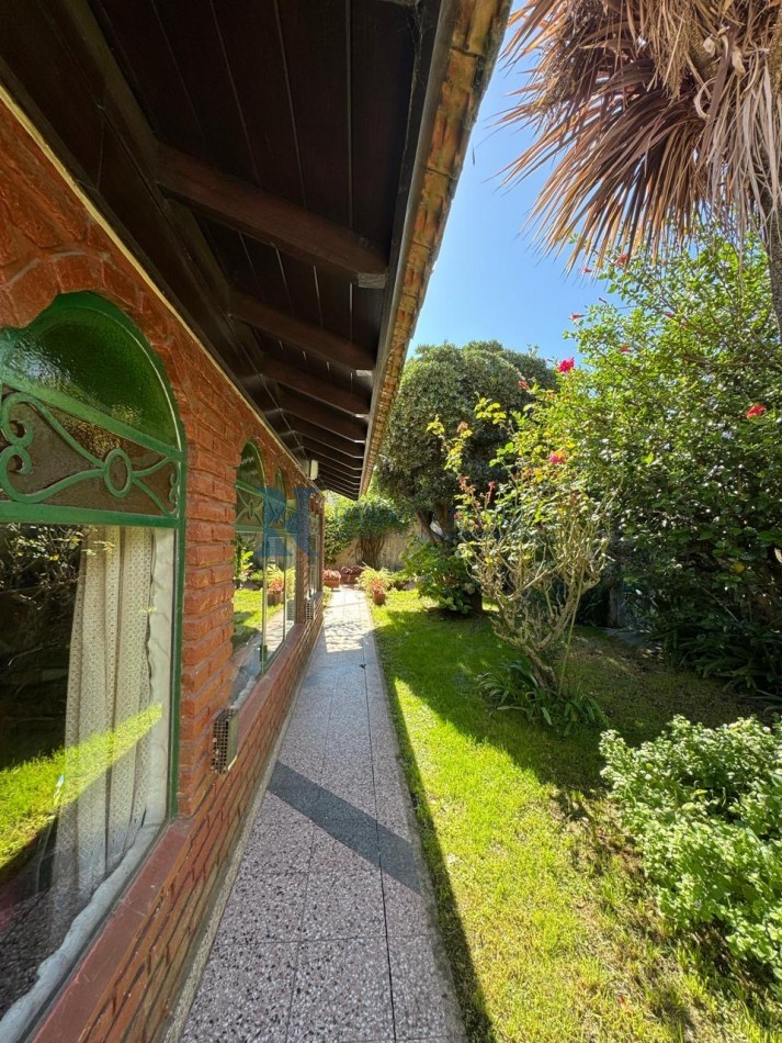 Chalet 5 Amb. Quincho, Garaje y Jardin - La Perla Norte