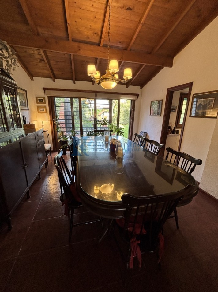 Casa de una sola planta 4 Ambientes  - Barrio San Geronimo